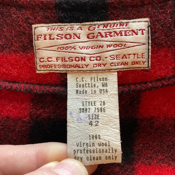 Filson size 42 buffalo plaid wool vest - Picture 5 of 5